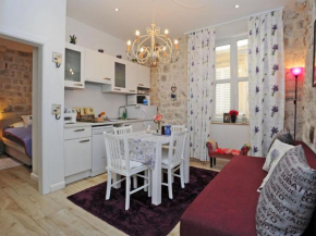 L & L Old Town Apartments - One bedroom Apartment Lavander